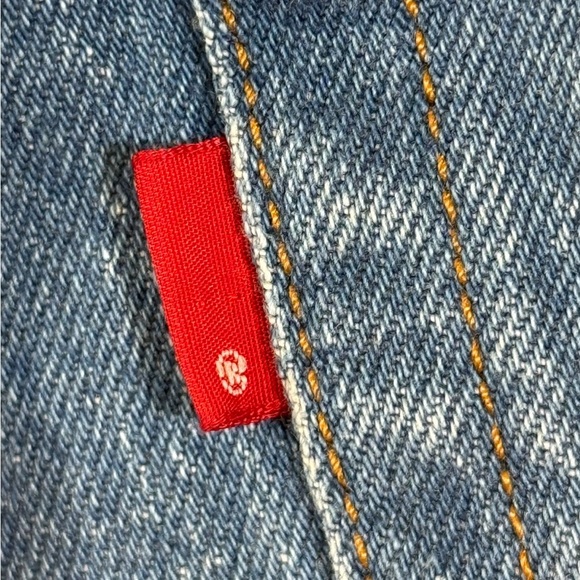 Levi's Wedgie Fit Straight Leg Distressed Raw Hem Jeans - Picture 8 of 14